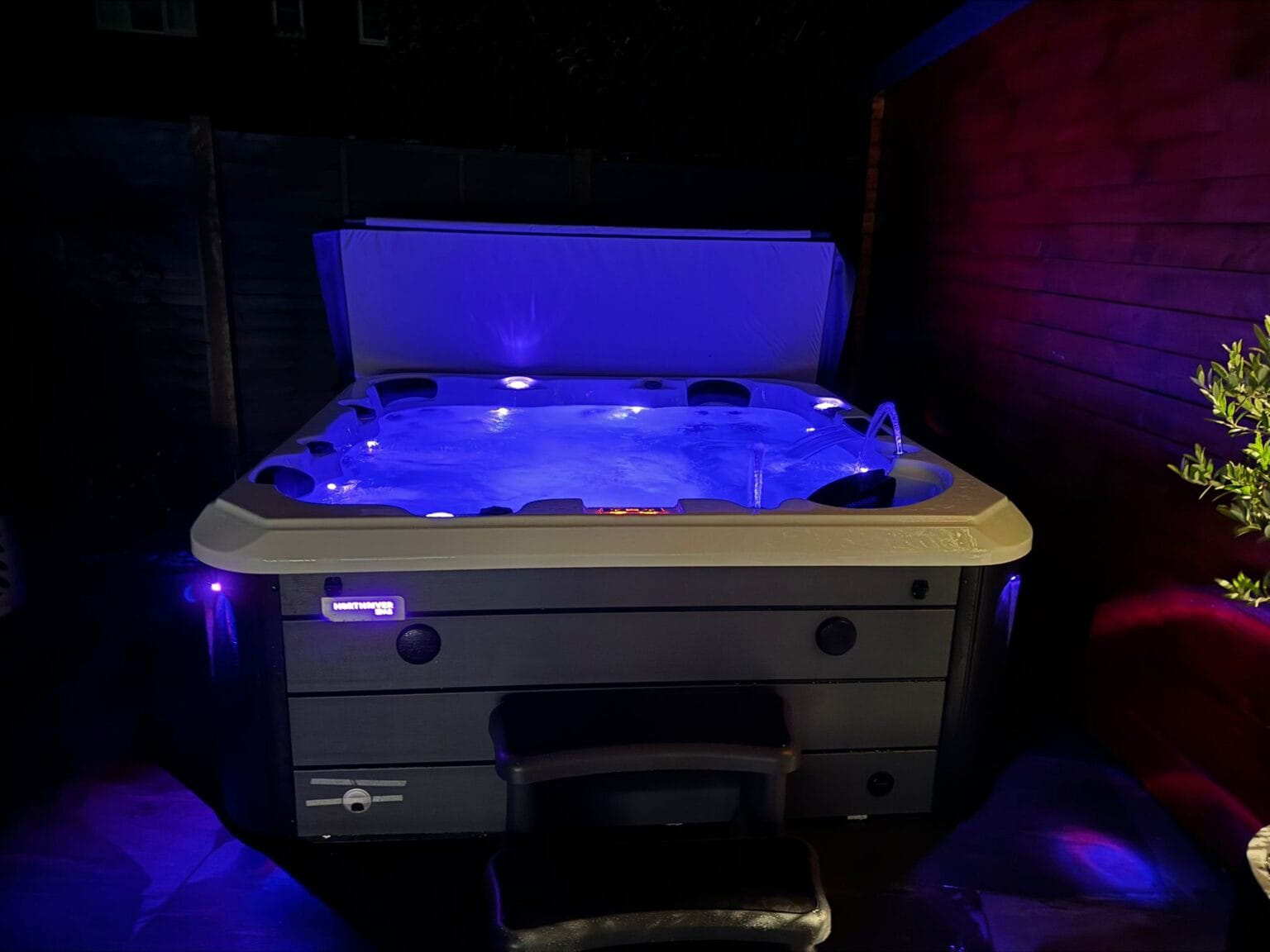 Aquarius - Scunthorpe Hot Tub Megastore