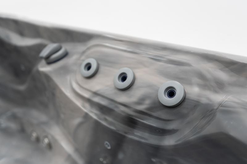 62747