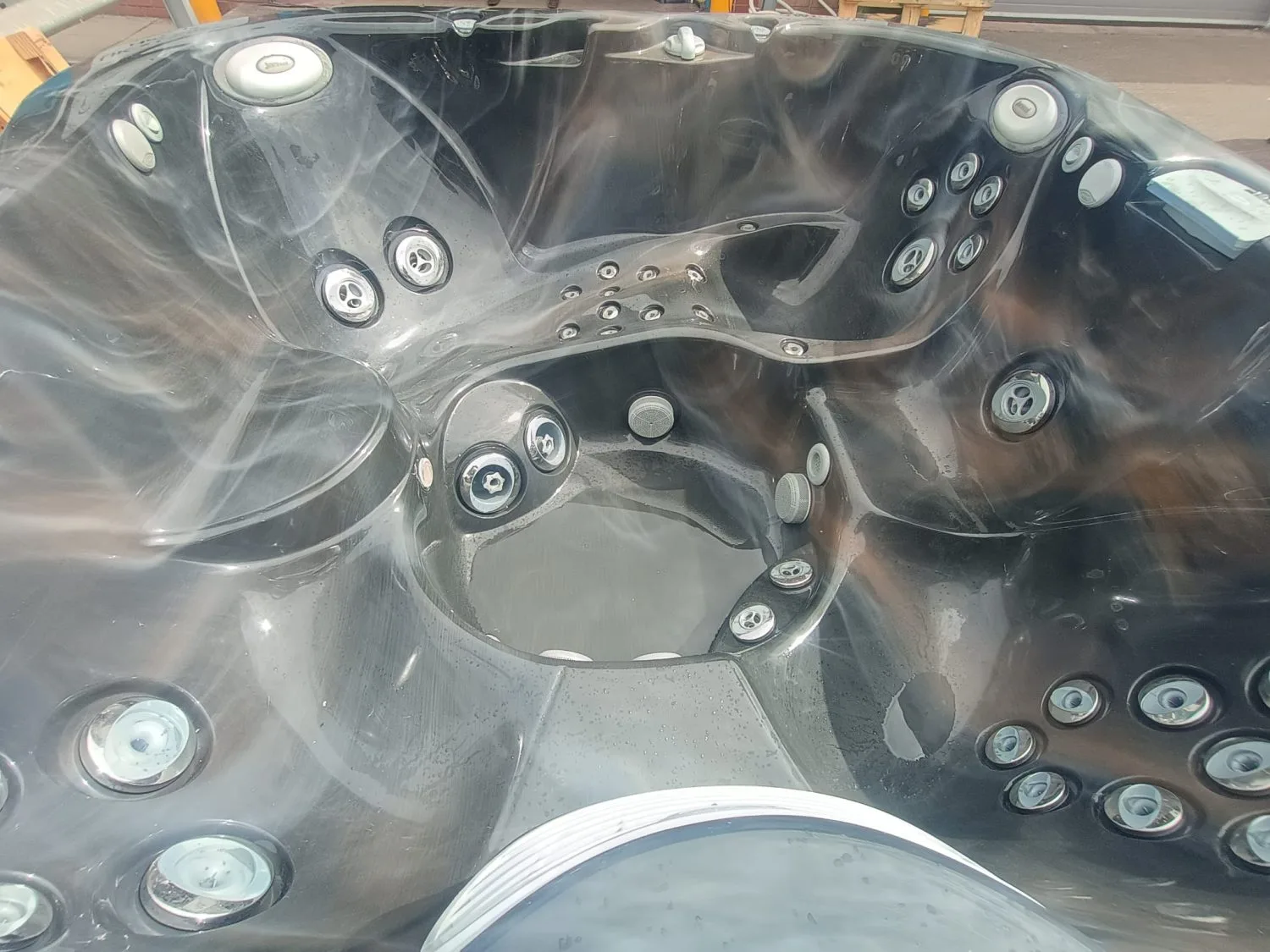 Jacuzzi J335