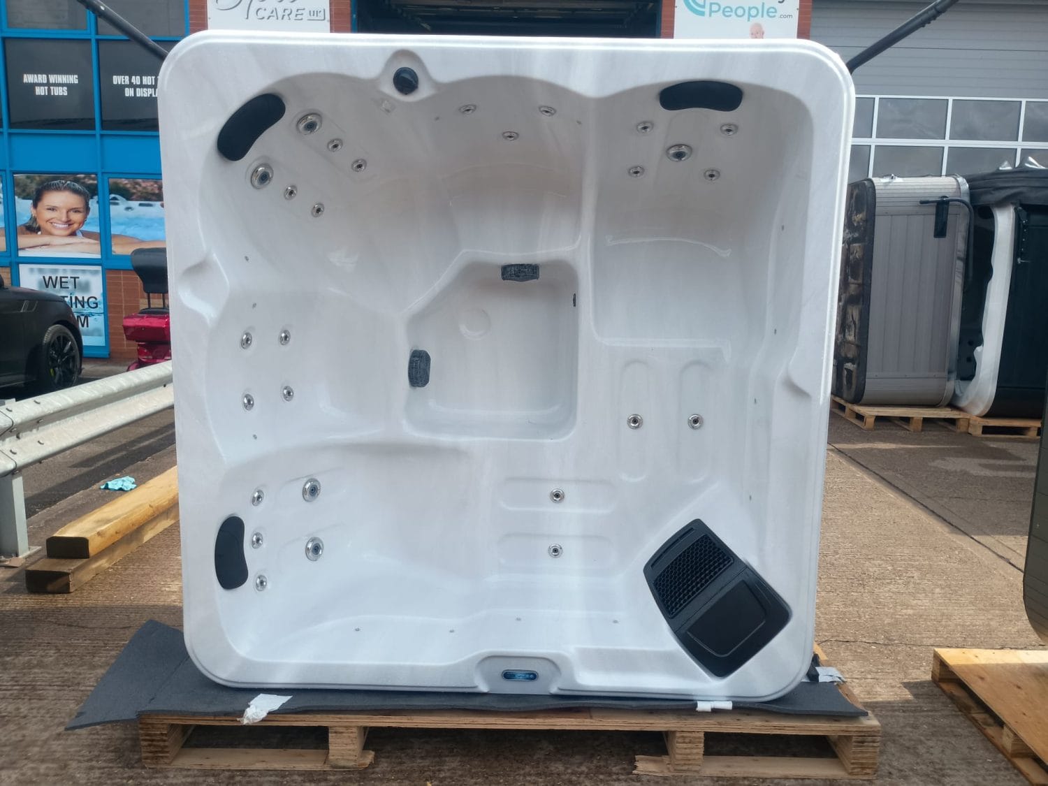 Orca Wave Hot Tub