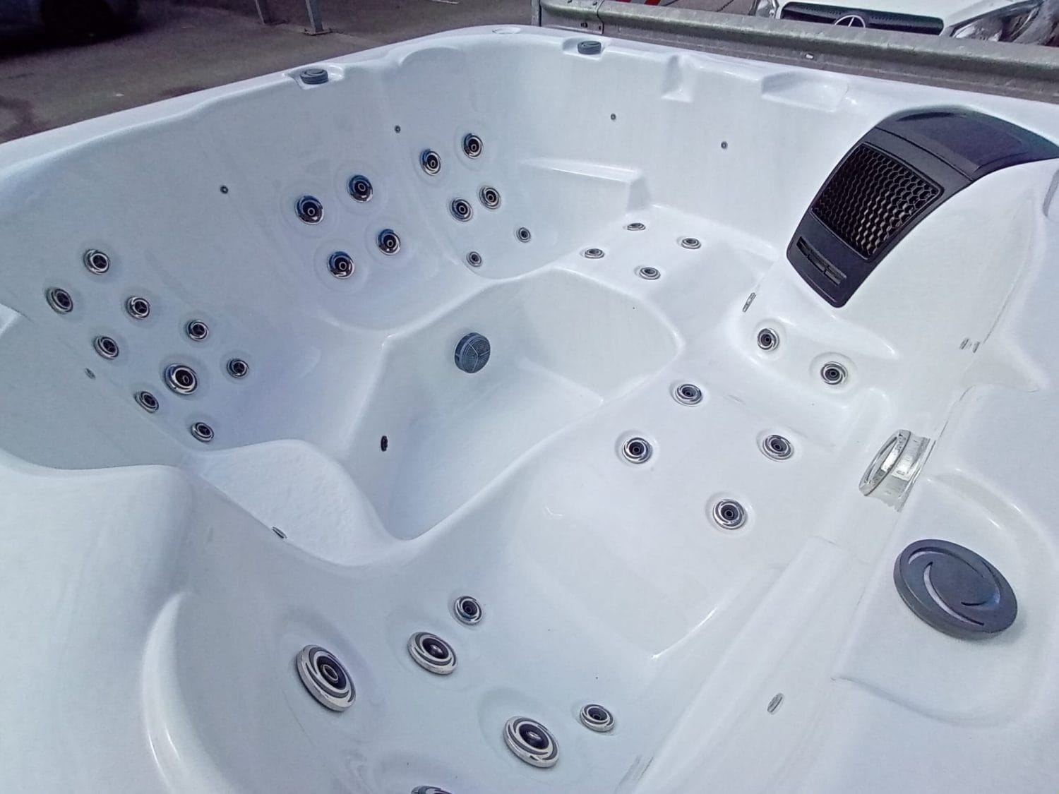 Verona Hot Tub