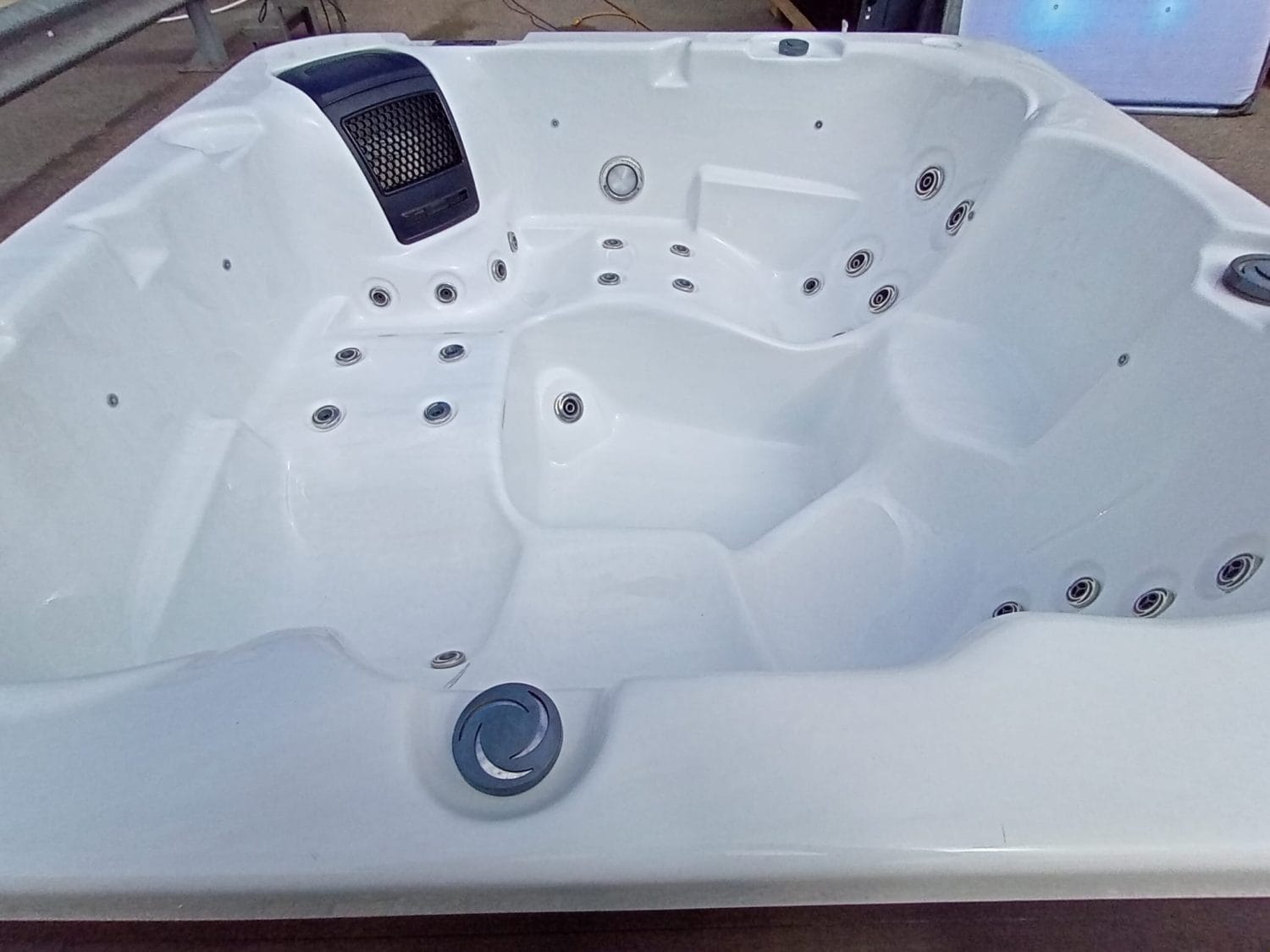 Verona Hot Tub