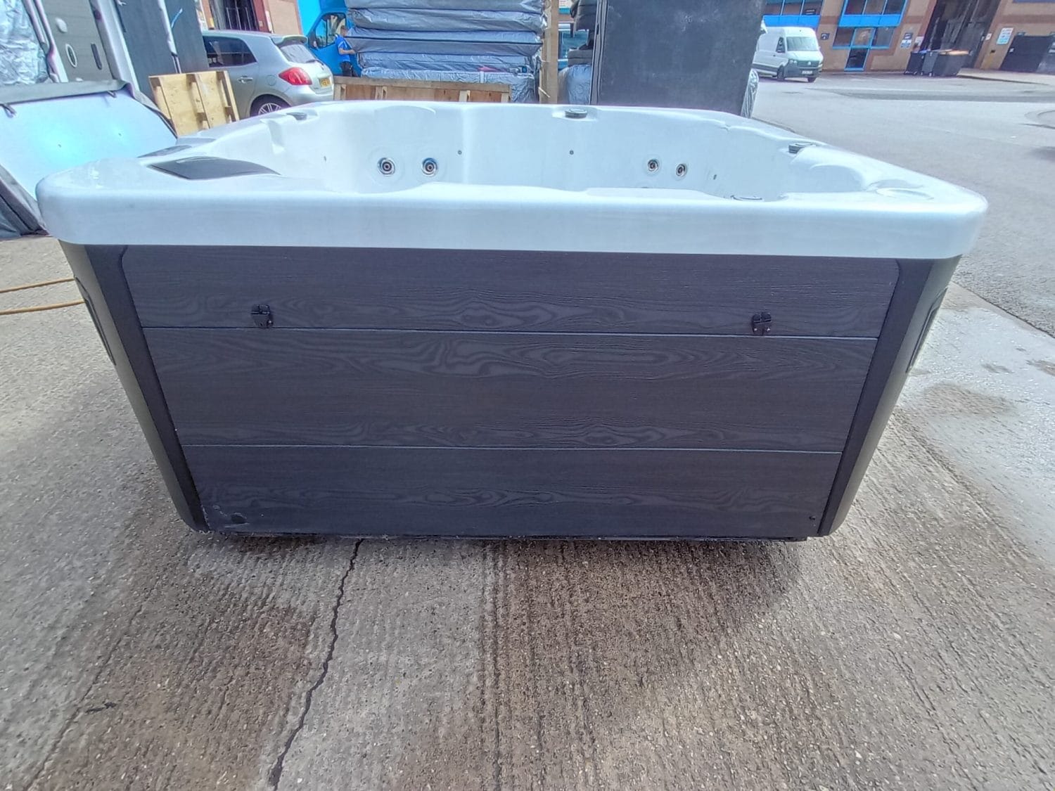 Verona Hot Tub