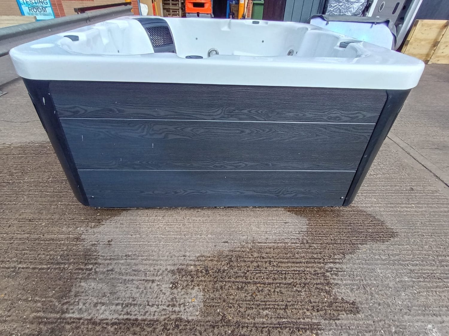 Verona Hot Tub