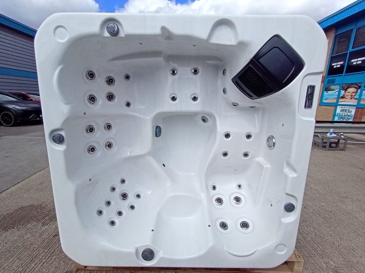 Verona Hot Tub