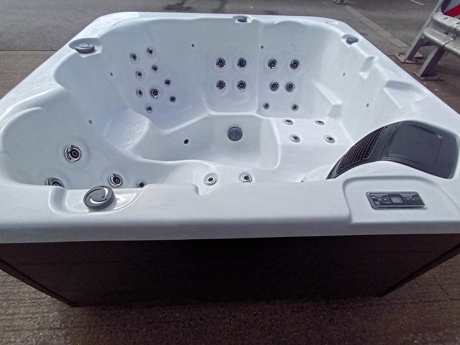 Verona Hot Tub