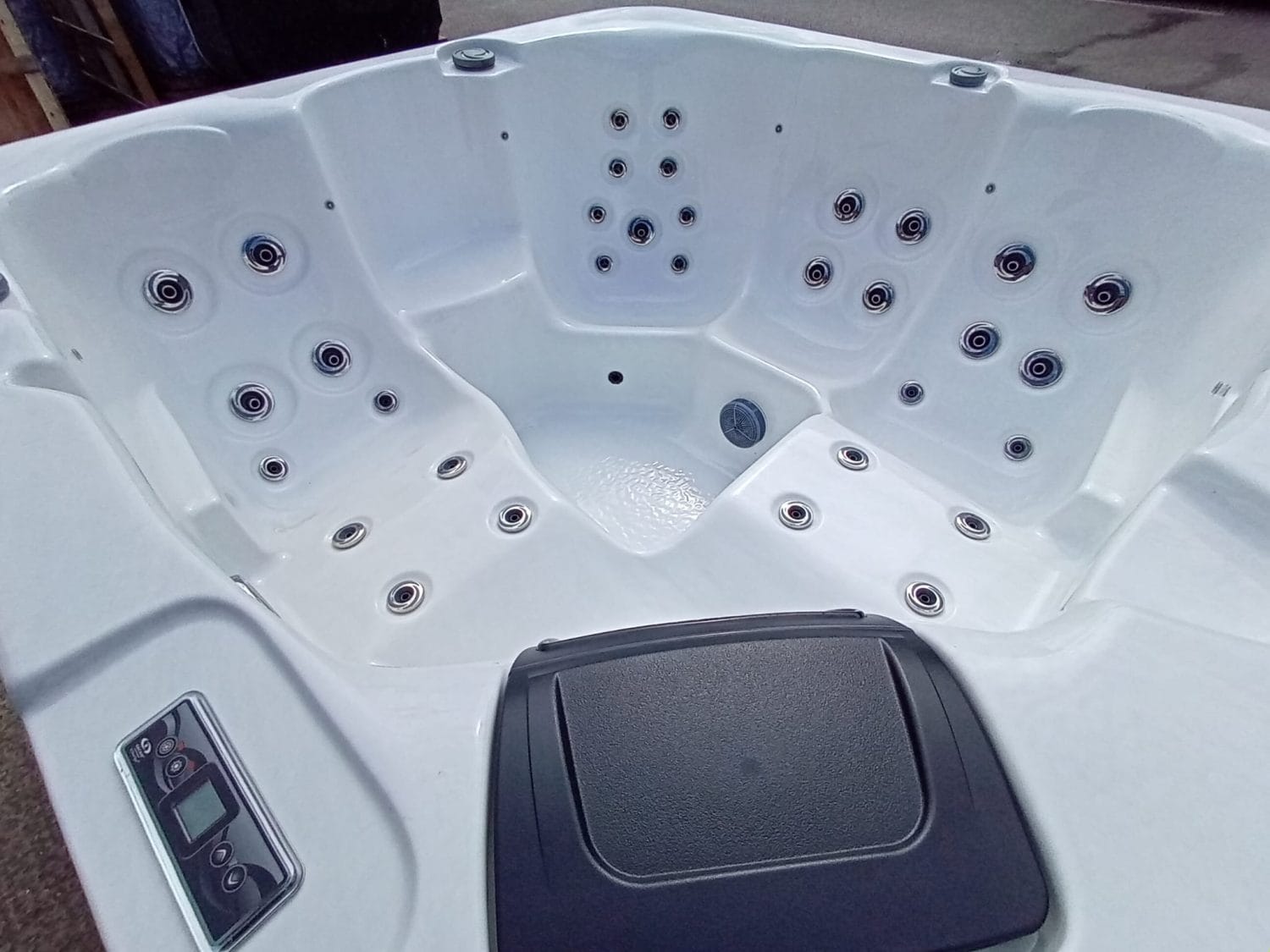 Verona Hot Tub