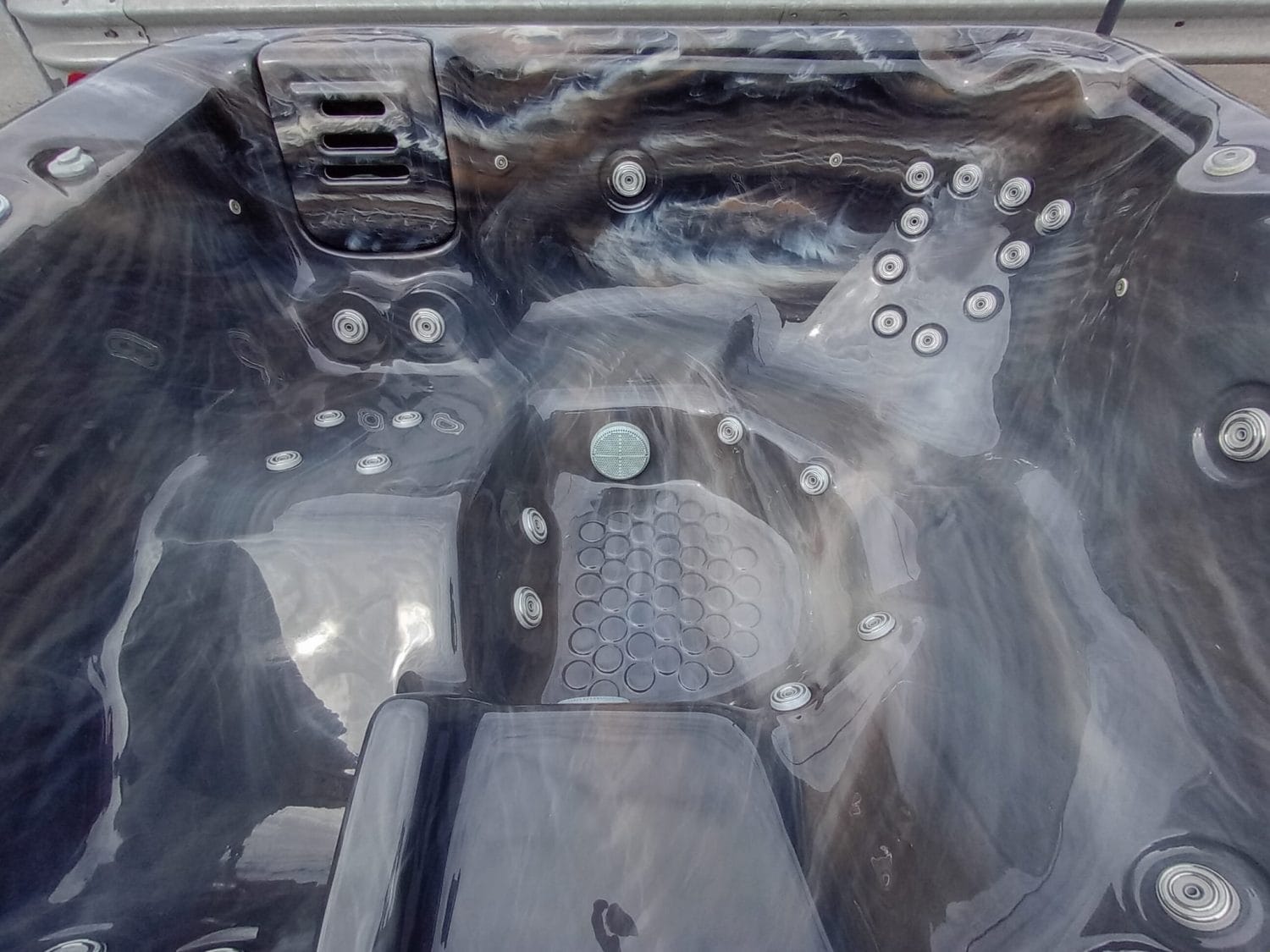 American Style Hot Tub