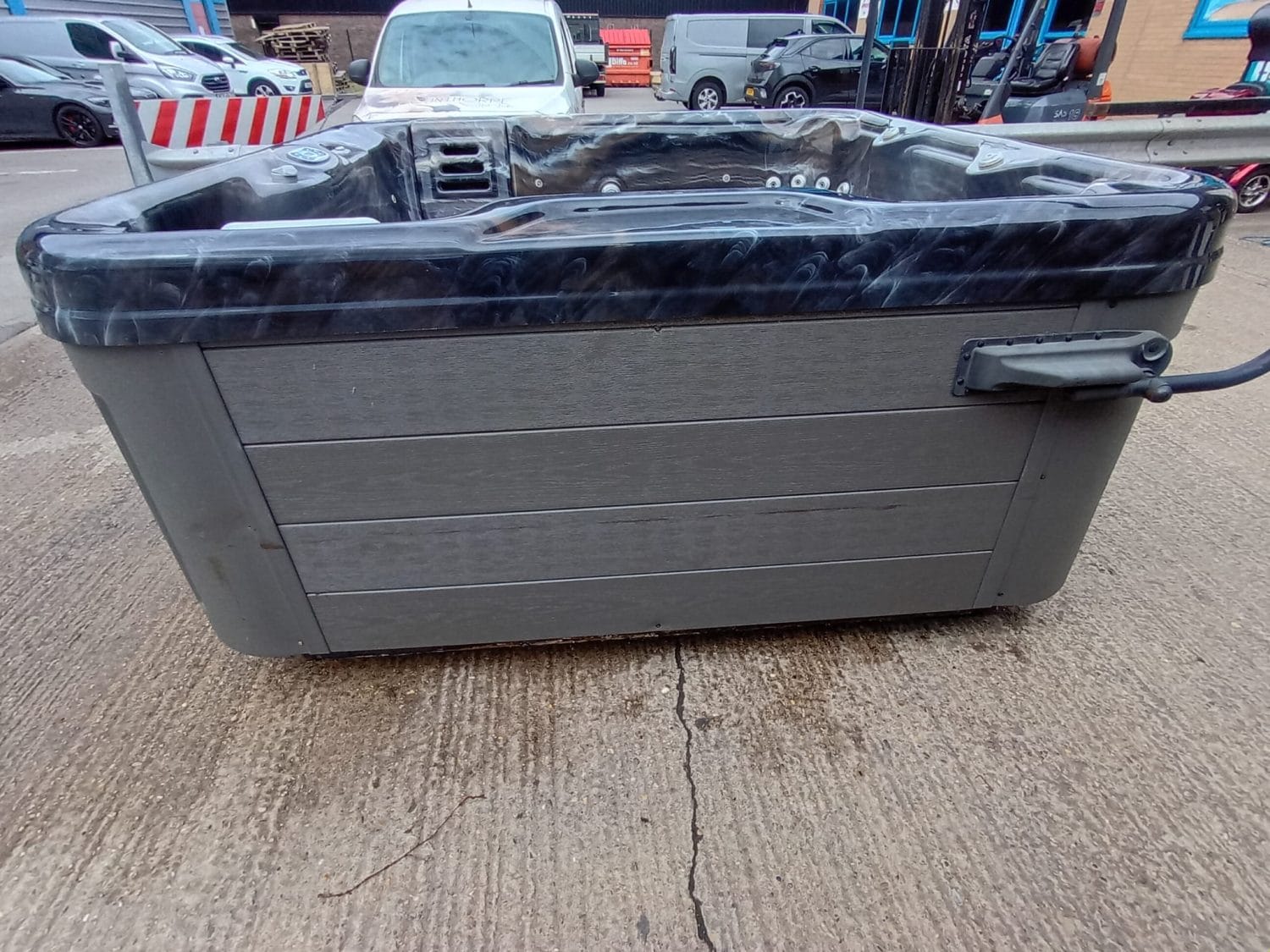 American Style Hot Tub