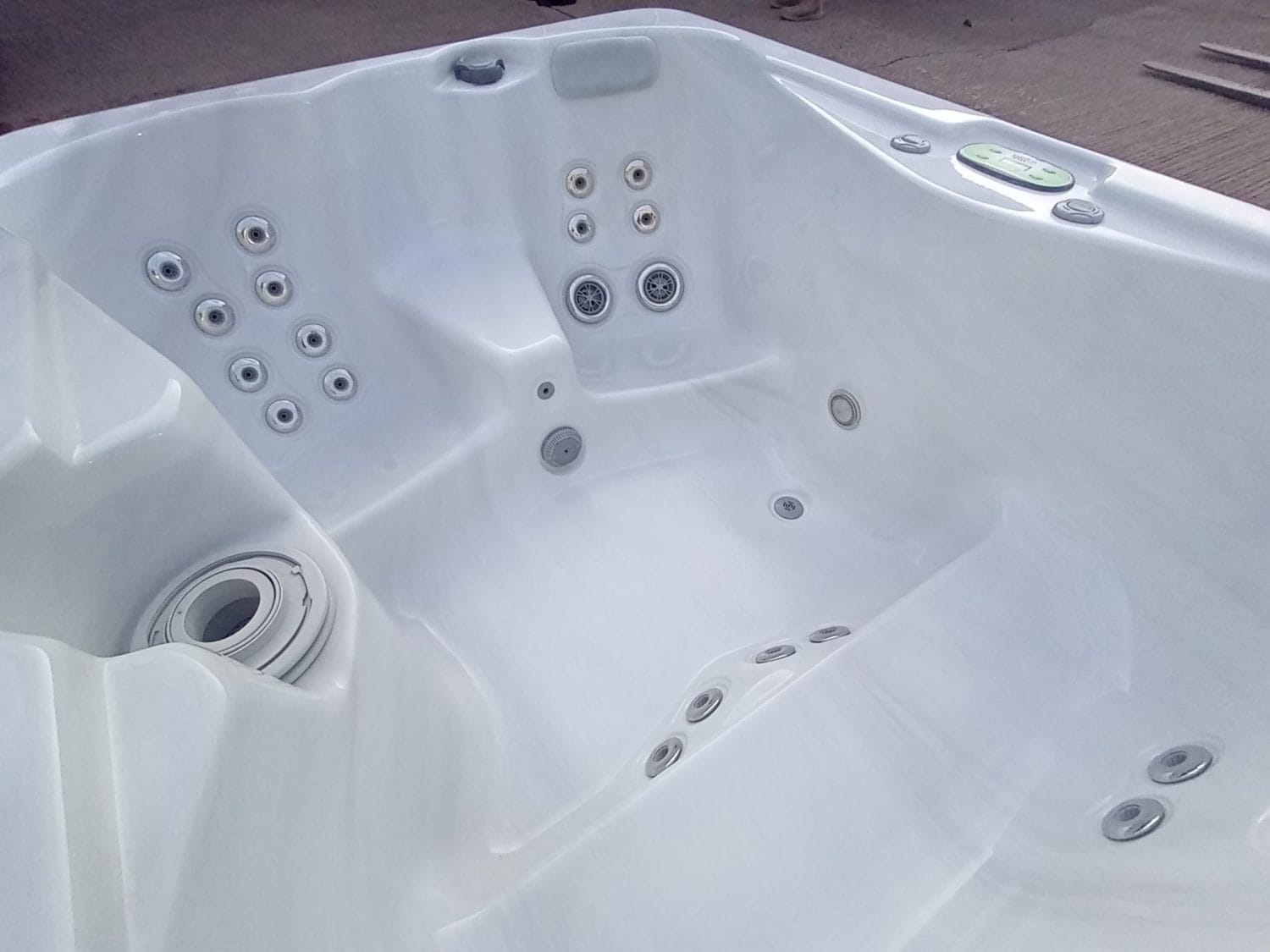 Garden Spa 4 Person Hot Tub
