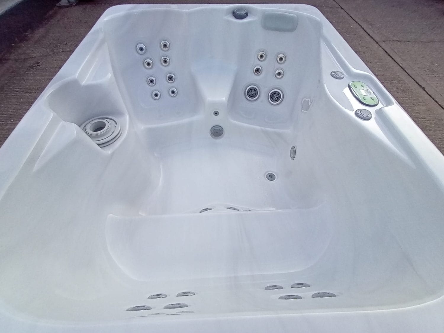 Garden Spa 4 Person Hot Tub