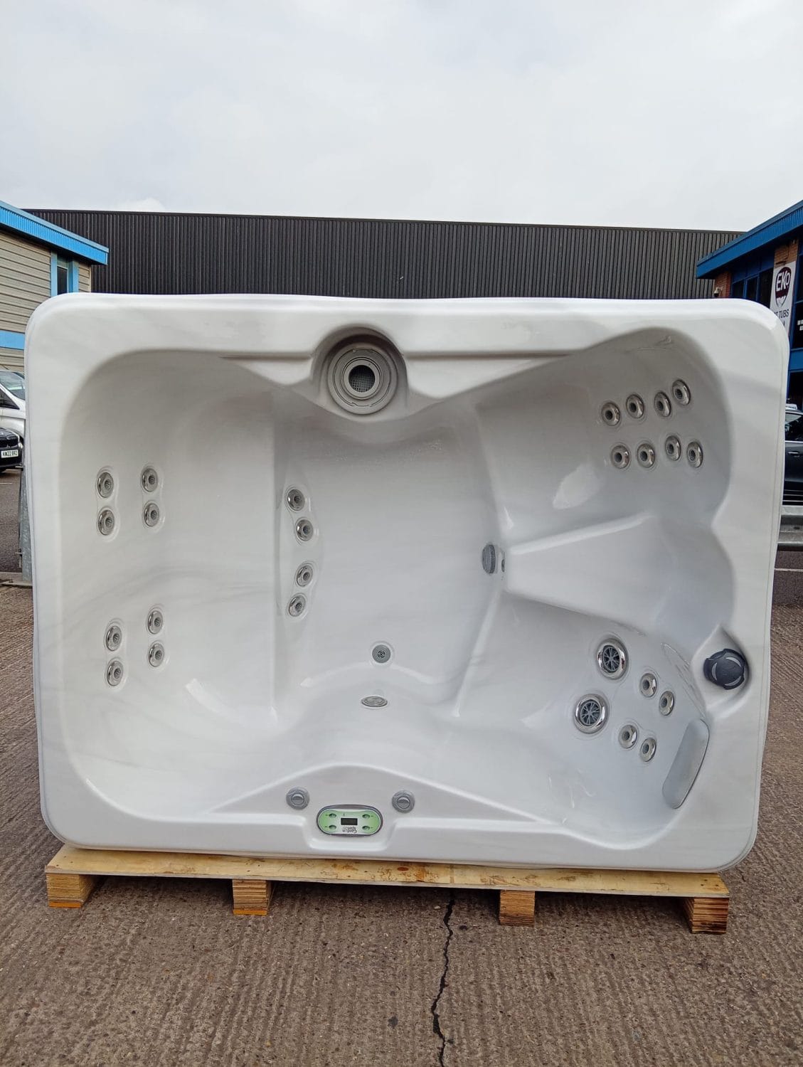 Garden Spa 4 Person Hot Tub