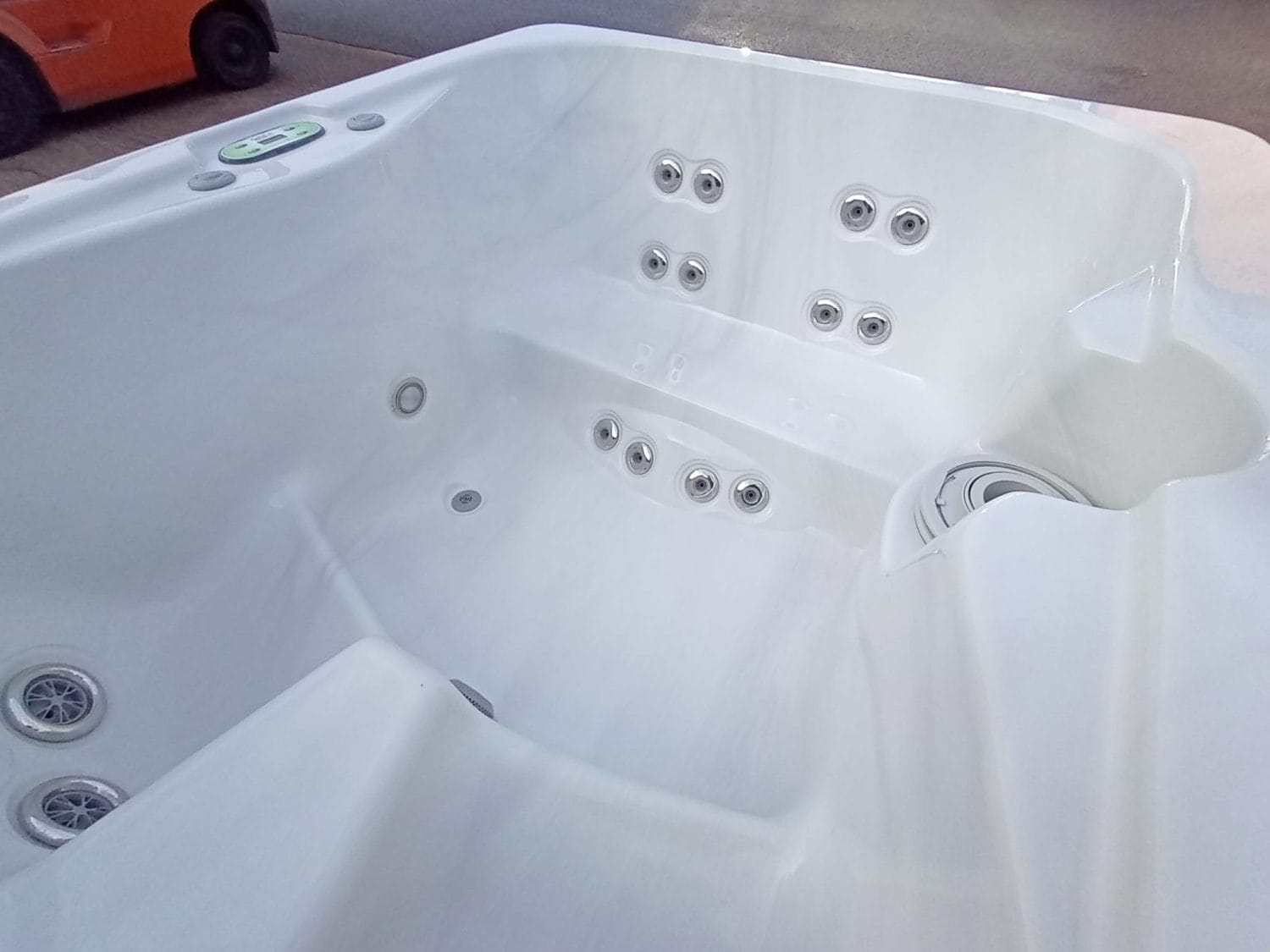 Garden Spa 4 Person Hot Tub