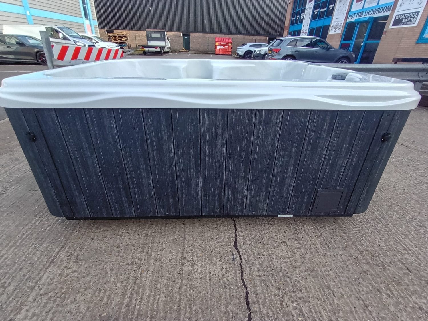 Garden Spa 4 Person Hot Tub