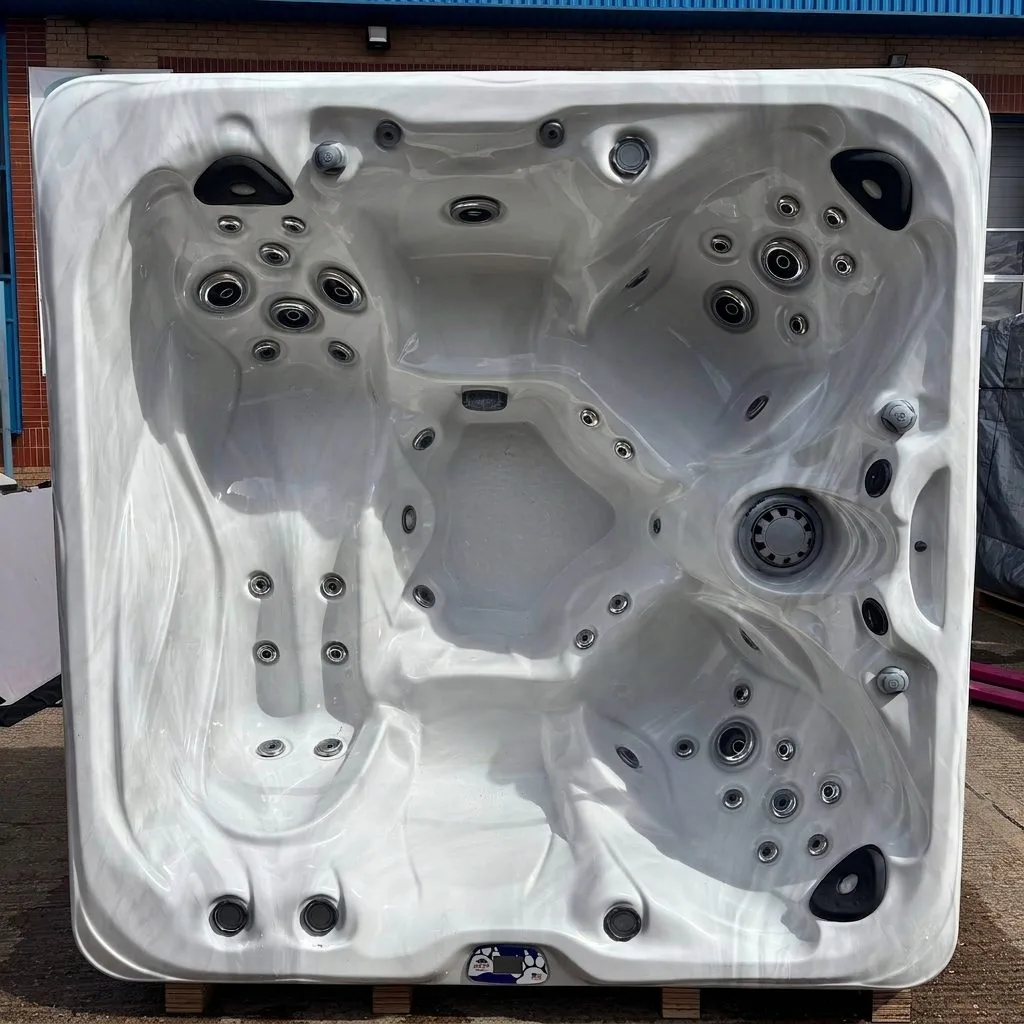 Grizzly Bear Hot Tub