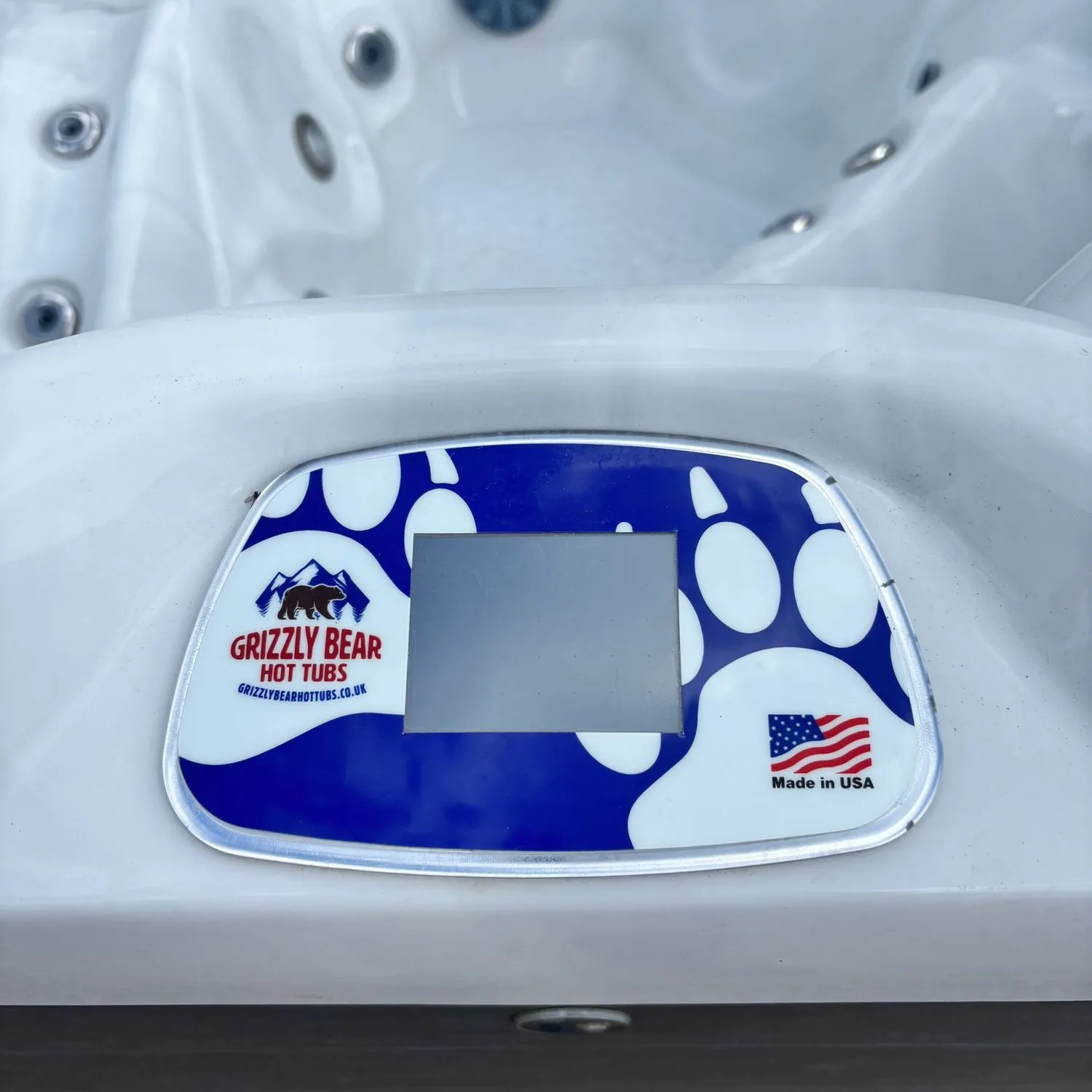 Grizzly Bear Hot Tub
